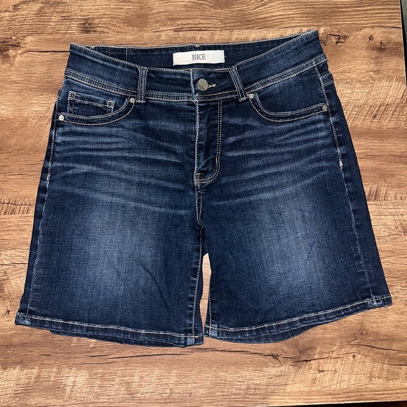 BKE Pants - BKE women’s Gabby shorts size 27